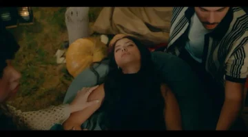 صدمة كبرى بعد توقف نبض شخصية تيا ضمن أحداث الحلقة 9 من مسلسل كلهم بيحبوا مودي